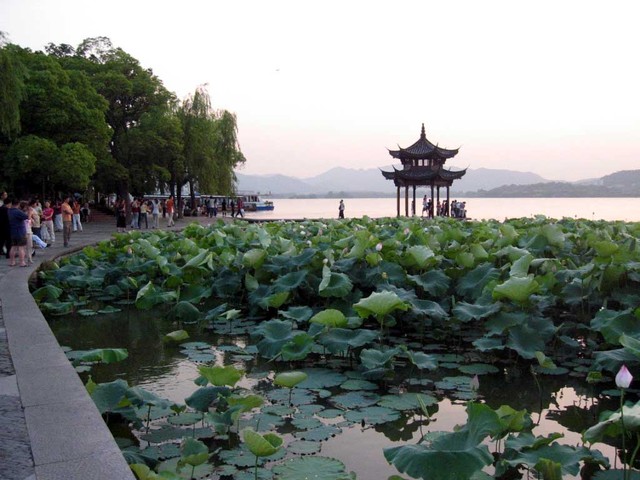 west-lake-hangzhou-china-